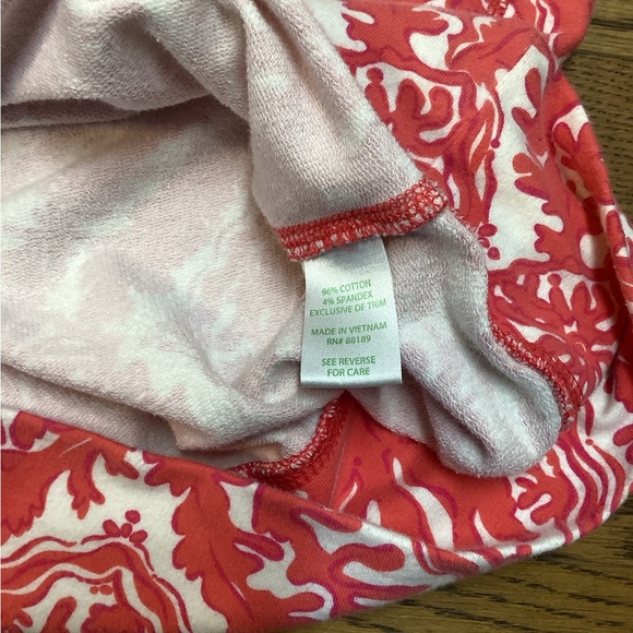 Lilly Pulitzer. Kingsley crew neck. Coral reef pattern. Size Small - Picture 5 of 6